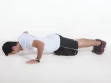 Imagem 2 de 5: Flexão de braços + salto vertical c/ movimento dos braços COMBINAÇÃO