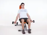 Imagem 1 de 2: Rosca simultânea com dumbbell